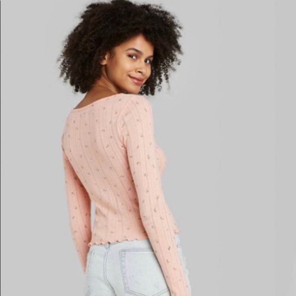 Wild Fable/ NWOT/ Women's Long Sleeve V-Neck / light weight and comfy